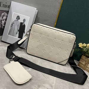 Ny modedesigner väska män trio messenger väska hög kvalitet crossbody väskor kvinnor klassiska bruna lyxhandväskor plånbok präglade läder axelväskor