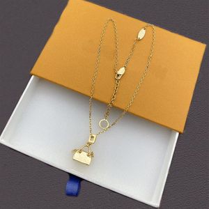 Collana con ciondolo di lusso per donna Moda Collane con diamanti Ciondolo con gioielli Design a forma di amore e serratura Oro argento 249F di alta qualità