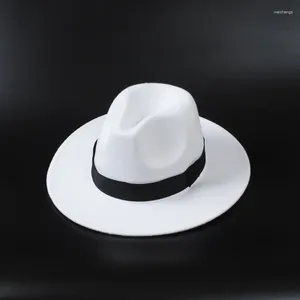 Breda brim hattar vinter fedoras hatt män kände klassisk jazz diskett kvinnor casual fedora panama cap för vitt parti