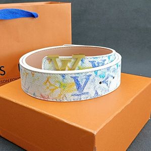 Luxury belt Designer men's and women's classic presbyopia plaid cowhide belt Metal V smooth buckle belt belt Birthday gift