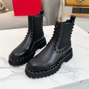 Designer Boots Women boot Platform rivet Comfort Embossed Patent Leather brand boots Black Pink Ivory Winter Fashion Motorcycle Martin Boots top quality Shoes