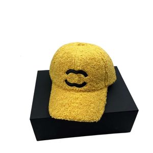 Cappello di design di lusso Uomo Donna Marchio di moda Berretto da baseball Street Trend Lettera Ricamo Caldo viaggio Cappellini regolabili Cappelli da sole Stili multipli