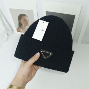 Designer knitted hat luxury Triangle logo Cap fashion Men women beanie warm autumn winter Unisex Hat cashmere Quality Skull Caps Multiple colors