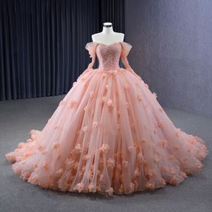 Abito da principessa rosa con scollo a cuore Abito stile Quinceanera con spalle scoperte Fiori Appliques Perline Tull Corsetto di lusso Abiti da 15 anos