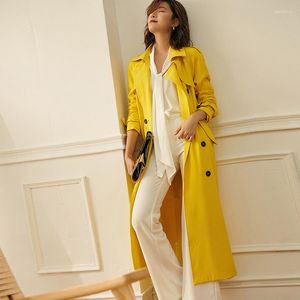 Trench da donna Primavera Autunno Moda donna Bottoni doppio petto Cappotto giallo sottile Abbigliamento donna Casual lungo