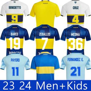 23 24 بوكا جونيورز قمصان كرة القدم 2023 2024 من القمصان كرة القدم الرجال Kids Kit Cavani Janson Medina Villa Fernandez Benedetto Zeballos Blondel Barco Taborda Size XXXL 4XL