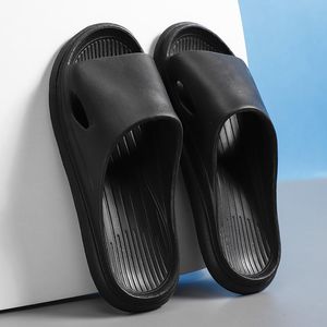 A3 Summer Slippers للنساء ، منزل لطيف في المنزل حمام الاستحمام سميك الأزواج غير القابلة للانزلاق الصنادل الكرتونية للرجال