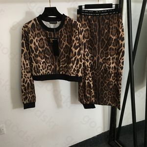 Leopard tryck sexig blus oftskirt kvinnor sätter mode långärmad t -shirt dragkolon kjol med hög midja slits kjol