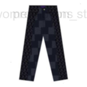 Jeans da uomo designer edizione 2023 jeans patchwork a quadri a scacchiera per pantaloni versatili alla moda ruffiani primaverili e autunnali da uomo PY7R E52S