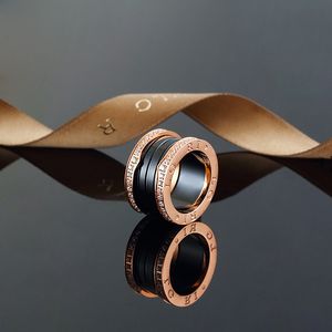Pierścień Pierścień Pierścień Luksusowy projektant Pierścienie dla kobiet Miłość Projektanci Symulowana Diamentowa Biała Różowe Trend Moda Złota i Srebrny Wesel