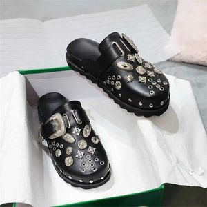 Hip Slippers Summer Women Shoes Punk Metal Rivet Charms Black Pu Mules Slip on Outdoor Platform Modern Slippers Casual for Female 230317