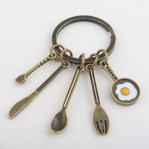 Keychains RJ Fashion Creative Kitchen Tools Chef Souvenir Gift Nyckelring Bronsoppsked Kniv Fork Pan Egg Pendant Mors dag Keyring