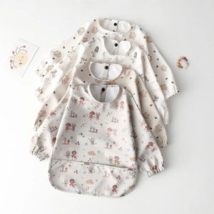 Bibbs Burp -dukar söta babyhaklappar Småbarn Vattentät långärmad förkläde Tecknad djur Barn som matar smock Bib Baby Stuff Born Accessories 231006