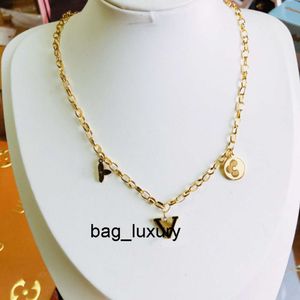 Mode Luxus Blossom Mode Brief Neue Halskette 18K Gold Lange Kette Anhänger Halskette Luxus Paar Halsketten Designer Schmuck Hohe Qualität Liebe Halsband Schmuck w