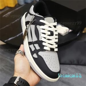 Tênis baixos retalhos de couro ossos aplique superior preto branco cinza moda sapatos casuais malha respirável tênis corrida