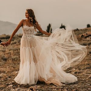 Spaghetti Straps Tiered Tulle Boho Wedding Dresses Bridal Gown Lace Backless Country Outdoor Wedding Gown