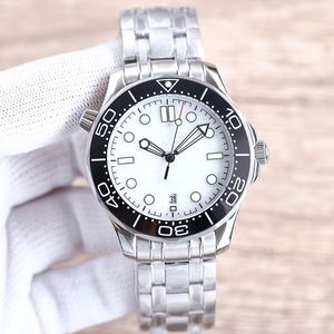 Lüks Saatler Erkekler Seamaster Watch 8800 Hareket Otomatik Mekanik Moda İskelet Dalış 300 Aydınlık Seramik Paslanmaz Çelik Su Geçirmez Denizatı 42mm