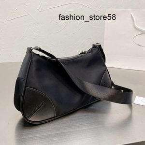 5A Luxury Bag Bags Evening Black Nylon Underarm Bag 21SS Italy Milano Brand Shoulder Bags Waterproof Material Patchwork Crossbody Handväskor Kvinnlig handväska