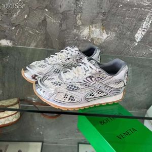 Мужские спортивные кроссовки Ins Designer Silver Hot Sneaker Fashion Orbit Same Повседневная обувь Легкая женская сетка Super Botteega Gump Venetas C1vm