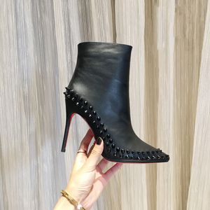 Red-Bottoms beliebt Trendige Designer-Stiefel Sexy spitze Absätze für Frauen Kurze Booties Kleid Ankle Boot Heels Luxuriöse rote Sohlen Absätze Damen-Pumps Turela Winterstiefel