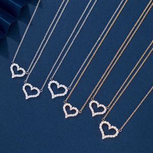 Colar Tiff Designer de joias de moda de luxo Colar de amor com diamantes Colar V Ouro em formato de coração Pingente Grande e pequeno Colar de diamante completo joias com corrente