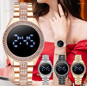 Armbandsur elegant modekvinna LED Touch Watch Personlighetsset med diamantlegeringsbälte fritidstrend damer kvarts lagerförsäljning