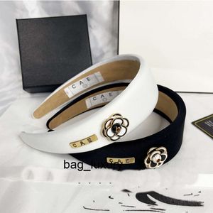 Mode Luxus Clips Haar Luxus Kamelie Mode Frühling Stirnband Designer Einfach Vielseitig Haarschmuck Alltag Gesichtswaschzubehör Familie Paar Geschenke Neu B