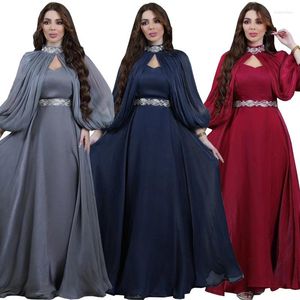 Abbigliamento etnico Abiti a due pezzi da donna musulmana mediorientale Moda diamante Abito in raso Abaya Scialle a maniche lunghe Abiti da sera eleganti