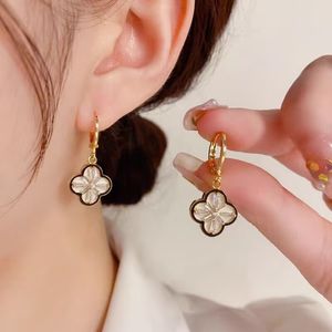 Diamond Four Leaf Clover Earrings Designer Charm Stud Mother-of-pearl Earing for Woman Gold Rose Plated Sier Shell Women Earing Men Fashion Jewelry Gift