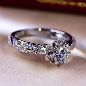 Anéis de cluster padrão oco estrelas cheias flocos de neve anel para mulheres festa de noivado jóias de casamento acessórios de mão tamanho 5-11
