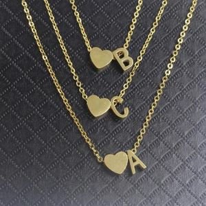 Collane con ciondolo Acciaio inossidabile Argento dorato Cuore di pesca Personalizzato Lettera iniziale A-Z Collana a catena 26 Alfabeto di fascino per le donne2460