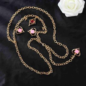 Designer midjekedja för kvinnor smycken hjärta hänge metall midjeband mode bälte smycken inklusive lådans present