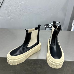 Beyaz Buffed Calfskin Deri Platform Chelsea ayak bileği botları logo-yamalar yuvarlak tur slip-on daireler ayakkabılar düşük topuk lüks tasarımcılar kadın moda ayakkabı fabrika ayakkabı