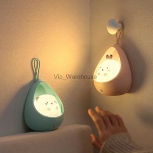 Nocne światła kreskówka Kot Rabbit Night Light z ruchem czujnik USB ładowna silikonowa lampa nocna LED do sypialni do pokoju dziecięcego Dekorowanie Xmas prezent YQ231009