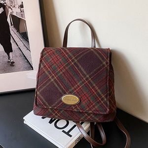 Borsa a tracolla all'ingrosso della fabbrica inverno popolare zaino di lana college vento casual zaini per studenti in pelle flip cuciture borsa moda plaid 2901 #