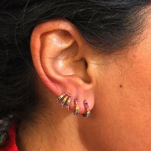 Brinco de argola Huggie pavimentado arco-íris zircônia cúbica cz moda jóias para mulheres 925 prata esterlina delicado mínimo deslumbrante earrin292M