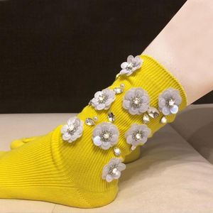 Calzini da donna Calcetines Mujer Pug Perla Strass Vendita reale limitata Casual 2023 Fiori di cotone Giallo Tinta unita Perline per unghie