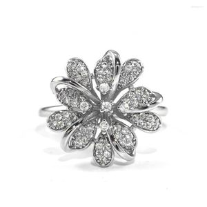 Cluster Rings Fashion Female Models White Flower Engagement Ring Love Zircon Retro Copper Trinket