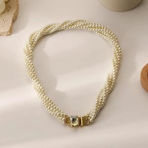 Chokers Europe och USA Retro Style Imitation Pearl Gem Necklace for Women Fashion Senior överdrivna smycken 231010