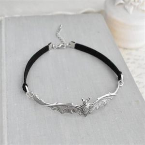 Chokers Mode Goth Black Large Open Fling Fledermauskragen gruselig Halloween Geschenk Männer und Frauen Kurzes Halskette299a