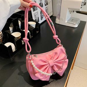 Axelväskor Bow Knot Pearl Chain Underarm Bag For Women's New Trendy and Spicy Girl Style Niche High-End Single Shoulder Crossbody