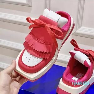 2023-Ny tjock sula mångsidig och populär äkta läder Mandarin Duck Small White Shoes Square Headed Casual Board Shoes Fashion Women's Shoe