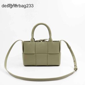 Arco Borsa per bambino e madre di lusso Borsa tote classica Bottegaas intrecciata a mano Borse alla moda per ragazza Semplice Venata Versatile 2023 VMOC da donna alla moda di grandi dimensioni