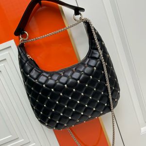 Luxury handbag Autumn and winter new high-grade diamond grain underarm bag leather Liuding chain bag Fashion shoulder bag top zipper sealing bag can be wholesale