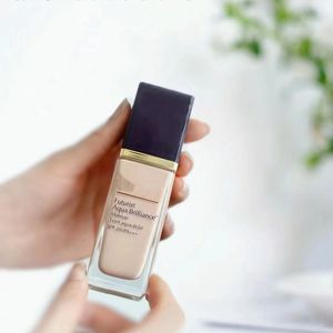 Futurist Aqua Brilliance Makeup Liquid Foundation 30 ml 4 kolory 1co 2co 1C1 1WO darmowe zakupy