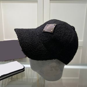 Designers hiver tricoté chapeau bonnet de femme de luxe imprimé d'oie cadeau de Noël chapeaux de laine de luxe hommes classiques 5A qualité 2310101PE