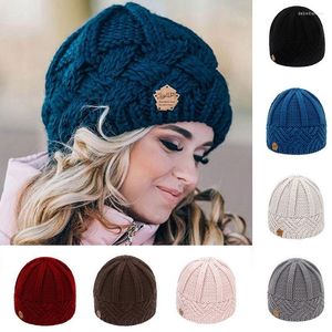 Berets Winter Hat For Women Knitted Korea Beanie Thick Skullies Autumn Outdoor Warm Streetwear Caps Red Black White Pink