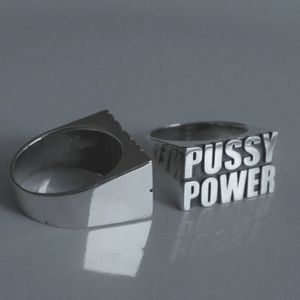 Solitaire Ring Punk Style Men's Engraved "PUSSY POWER" Silver Color Fashion Hiphop Jewelry Birthday Party Finger Accessories 231009