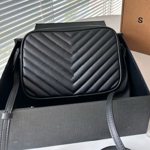 Designer-Tasche Umhängetaschen Lou Handtasche Vielseitige tragbare Messenger-Ledertasche mit großer Kapazität Schwarze Umhängetasche 002