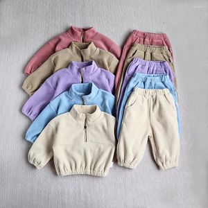 Giyim setleri kız bebek erkek spor takım elbise yürümeye başlayan çocuk püskürtme hoodies bebek kıyafeti kalın sıcak kadife kazak üst pantolon 2pcs çocuk kıyafetleri